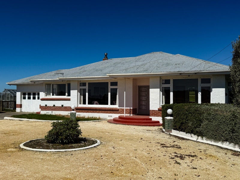Image 3 of 16