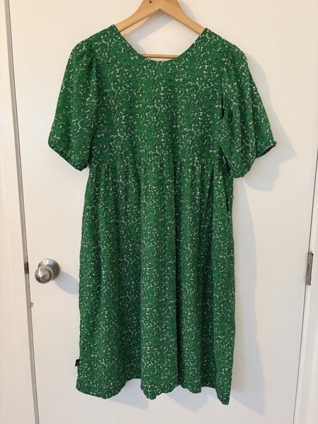 KILT green tallulah dress sz8 Carousel 2