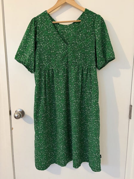 KILT green tallulah dress sz8 Carousel 1