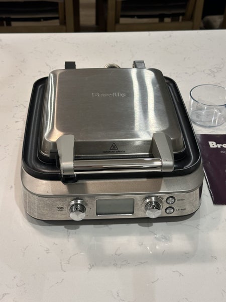 Breville Smart Waffle 4-Slice Waffle Maker (BWM640) Carousel 2