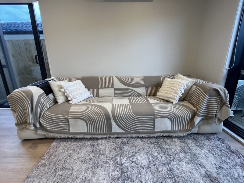 Proferlo Couch – Like New Condition Carousel 4