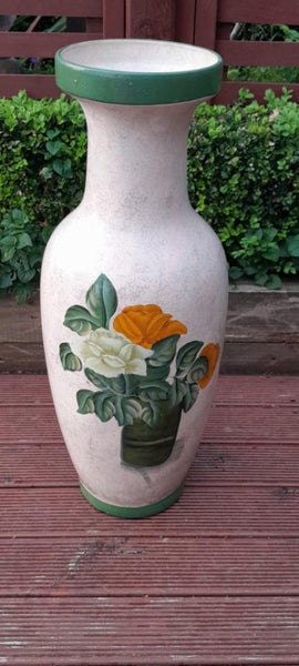 Large vase Carousel 1