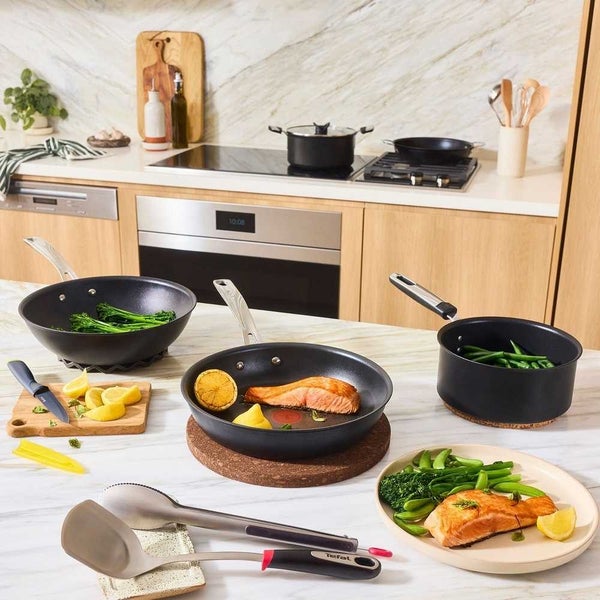 Tefal Excellence+ Induction Non-Stick All-In-One Pan 28cm Carousel 2