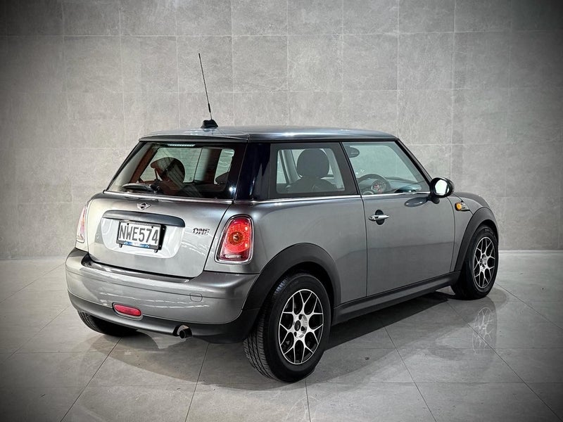 2010 MINI Cooper Manual438863845026048002