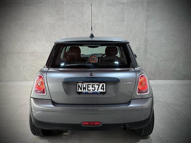 2010 MINI Cooper Manual438863845026048003
