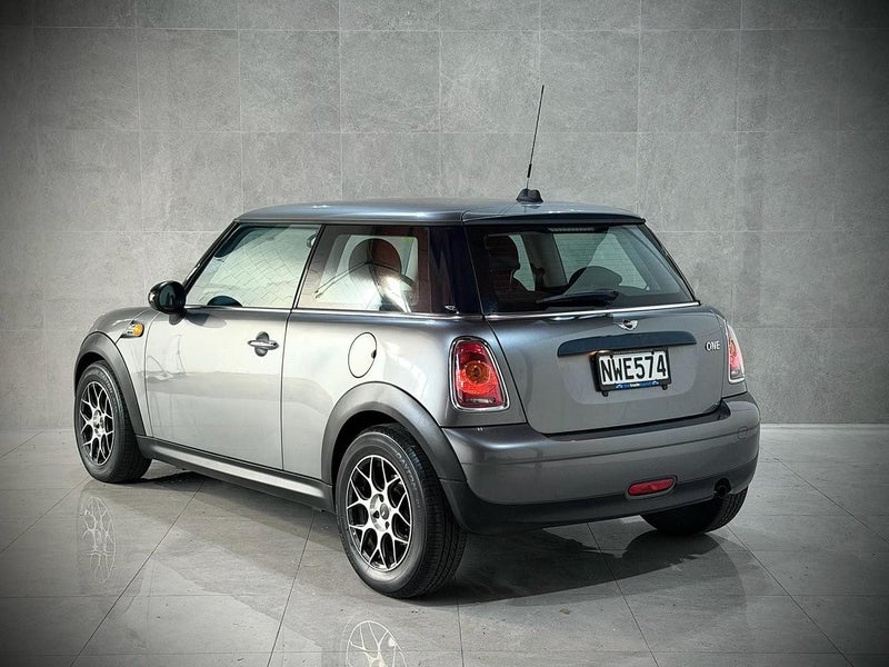 2010 MINI Cooper Manual438863845026048005