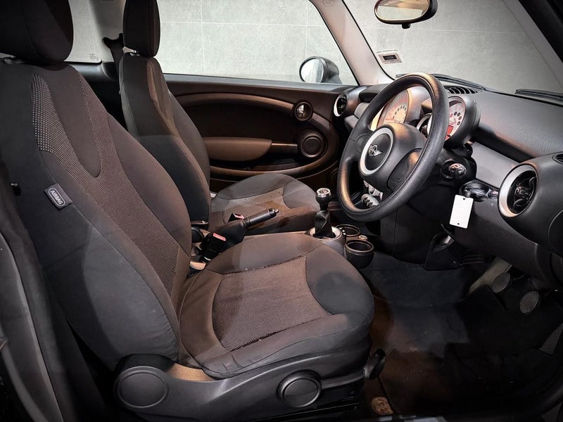 2010 MINI Cooper Manual4388638450260480010