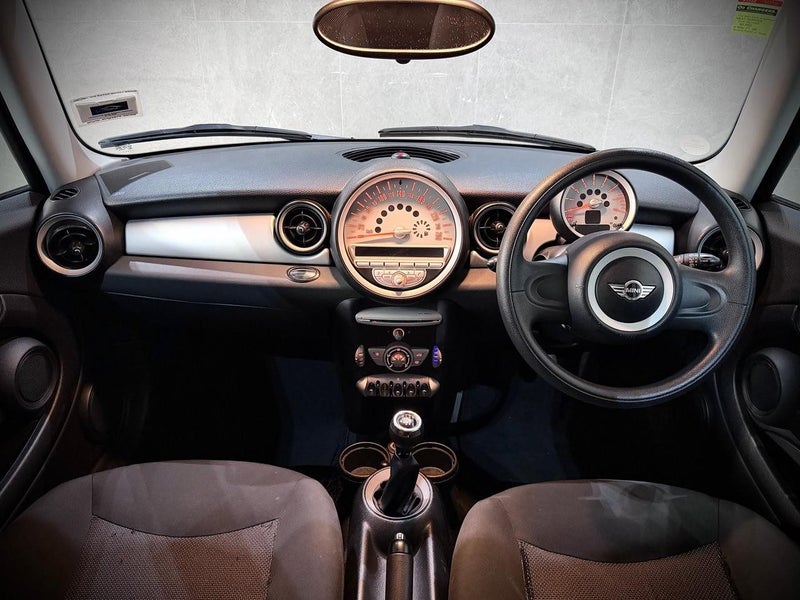 2010 MINI Cooper Manual4388638450260480013