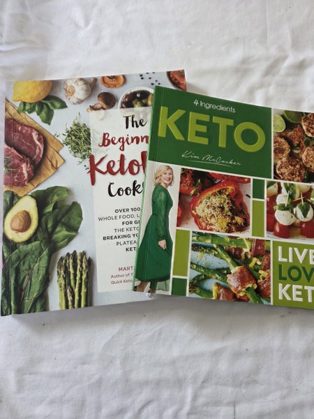 KETO COOKBOOKS x 2 Carousel 1