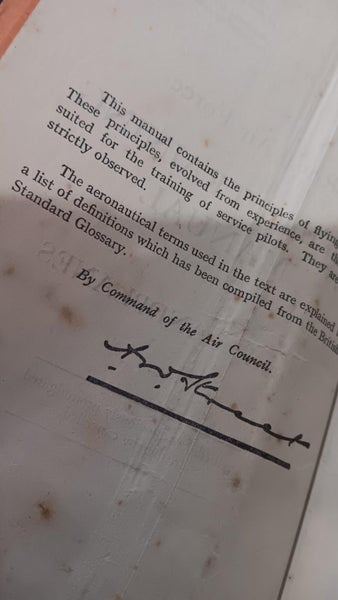 RAF Flying training Manual Pt 1 Carousel 5