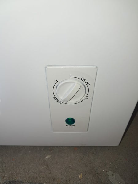 Midea freezer - very good condition Carousel 2