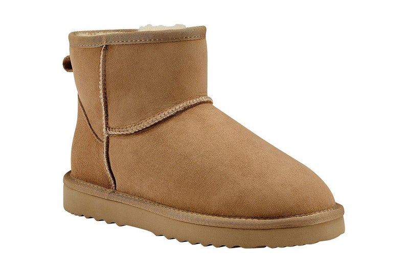 UGG Outback Premium Australian Sheepskin Mini Classic Boot (Chestnut, Size Carousel 1