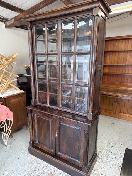 Quality Vintage Solid Oak Beveled Glass Bookcase Cabinet Carousel 1