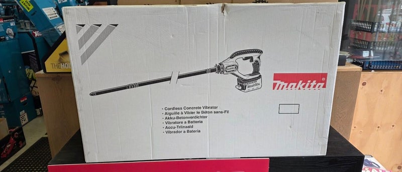Clearance Makita Concrete Vibrator 18V Cordless Skin DVR450Z Carousel 1