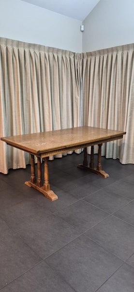 Solid Oak Extendable Dining Table + 6 Chairs427145767923886080