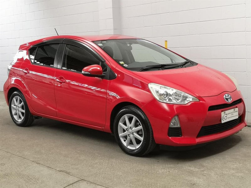 2013 Toyota Aqua Keyless, Mag wheel,, very tidy