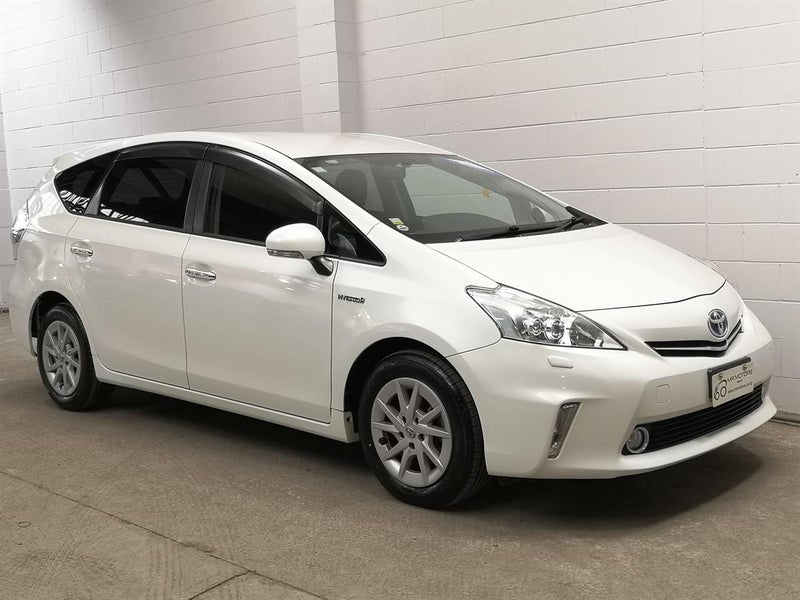 2014 Toyota Prius Alpha, 7 seats, super low ks,...