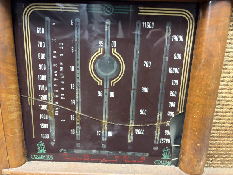 Columbus model 91 'Windsor' Valve Radio Carousel 2