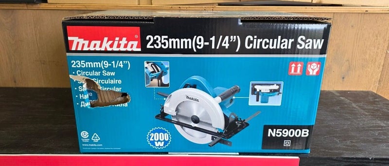 Makita Skill Saw 235MM 9-1/4" Circular Saw Damaged Box Carousel 1