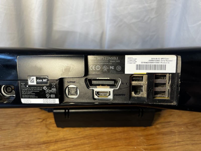 Xbox 360 S Console Model 1439 Carousel 2