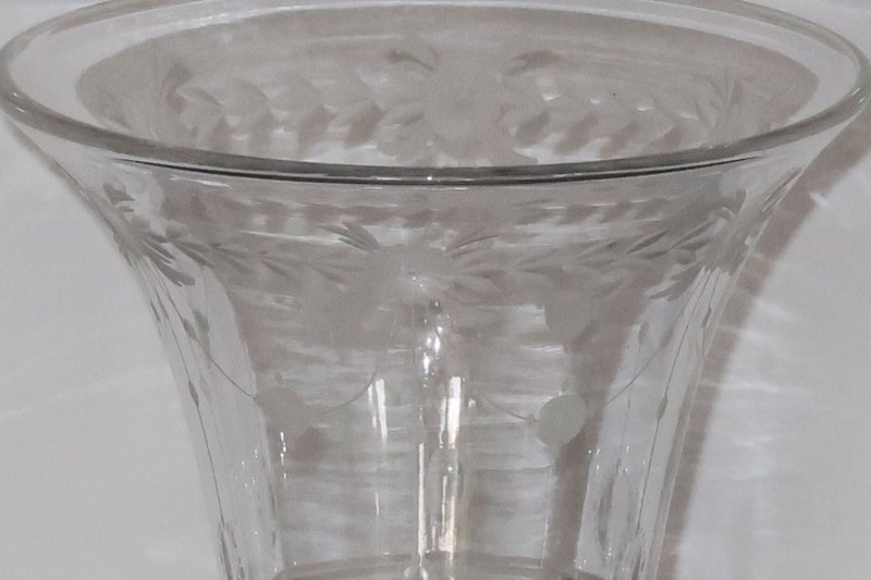 ***STUNNING VINTAGE STUART CRYSTAL VASE CUT & ETCHED*** Carousel 2