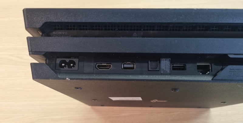 Sony ps4 pro 1tb cuh7202b Carousel 1