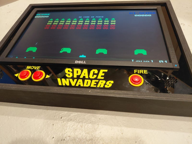 SPACE INVADERS slim color LCD - plays exactly as original game with audio Carousel 2