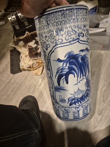 big vase $1!! Carousel 1