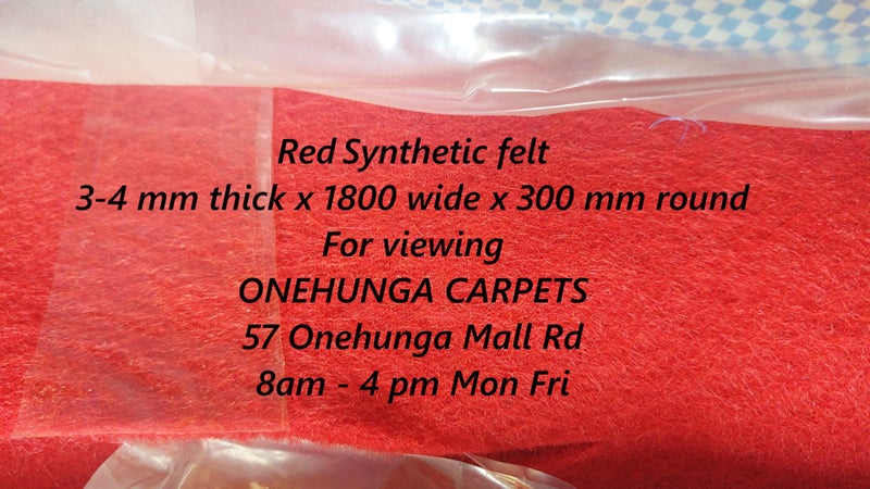 3-4 mm thick synthetic felt 1.8mtrs wide (approx 50mtrs long) Red & Blue Carousel 1