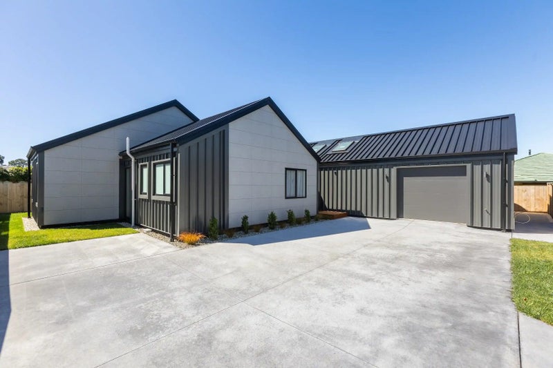 Image 1 of 20