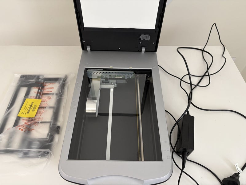 Epson V500 flatbed and film scanner Carousel 2