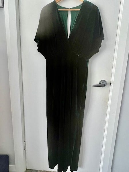 Green Velvet dress Carousel 1