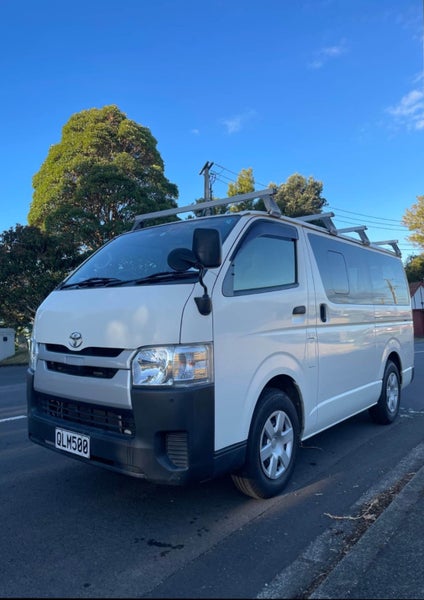 Auckland Van Service – Pick Up & Delivery | 7 D Carousel 2