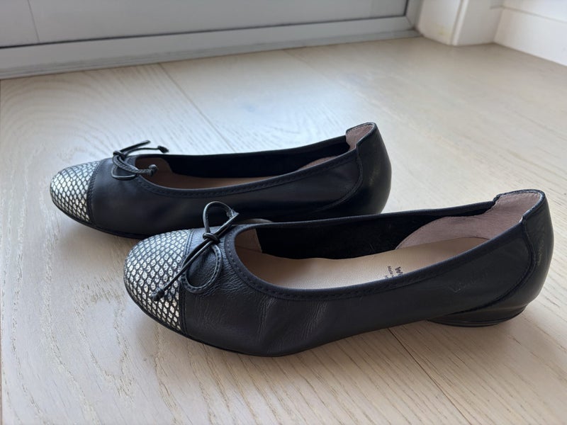 Wonders gorgeous leather ballet flats sz37 Carousel 2