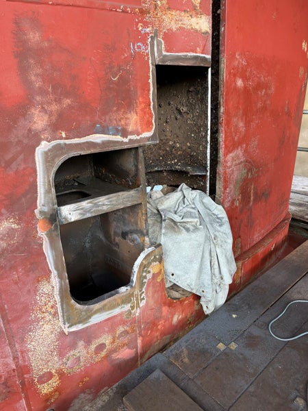 Robert Page Marine Services Limited Carousel 6