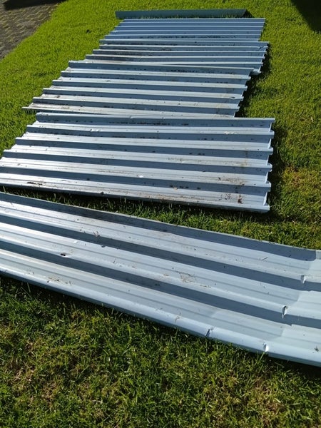 Coloursteel roofing pieces- maybe for a dog kennel(??!!) Carousel 2