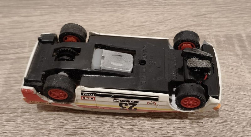 SCALEXTRIC FORD ESCORT XR3i X 2 Carousel 1