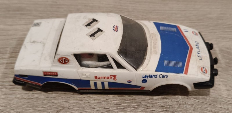 SCALEXTRIC TRIUMPH TR7 - BODY & CHASSIS ONLY Carousel 4