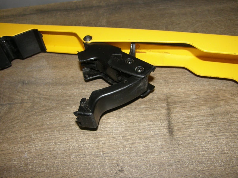 DEWALT Mitre Saw Mounting Brackets/Rail Clamps Carousel 2