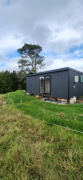 Self Contained Cabin 7.2m x 2.7m Carousel 1