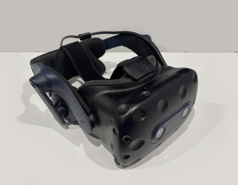 HTC VIVE Pro 2 [FULL KIT] Carousel 2