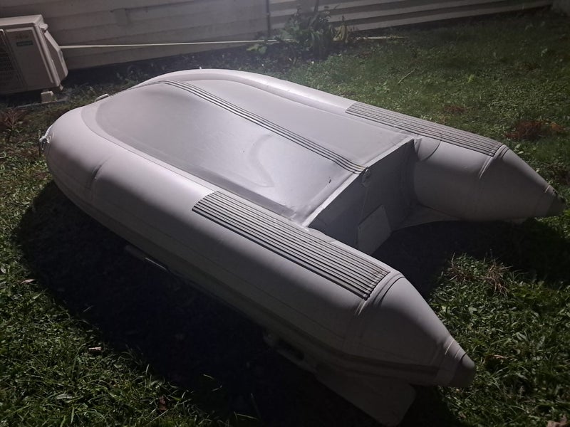 INFLATABLE DINGHY NAUTILUS 2.5 metres long Carousel 8