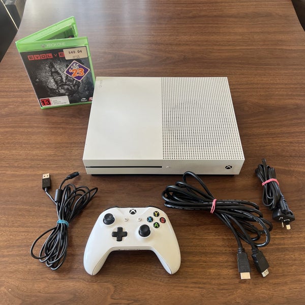 Xbox One S Console Set - Great Condition Carousel 1
