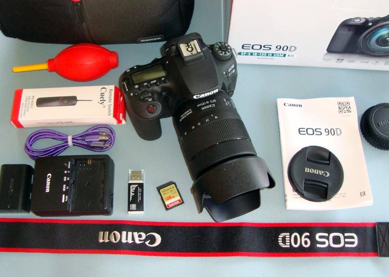 CANON 90D + 18-135 ZOOM LENS = VIRTUALLY NEW! Carousel 1