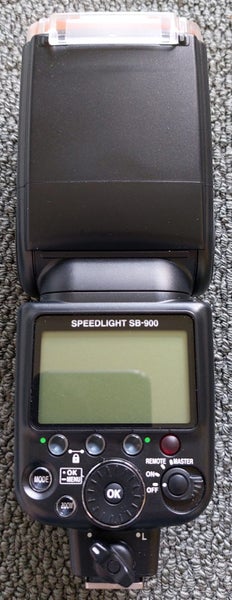 Nikon Speedlight SB-900 Carousel 2