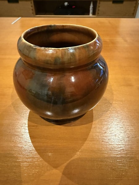 Crown Lynn Drip Glaze Vase Carousel 1