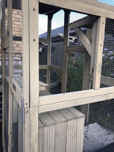 Cattery - cat house. Zoomies Wooden Outdoor Pet Enclosure Catio Carousel 2