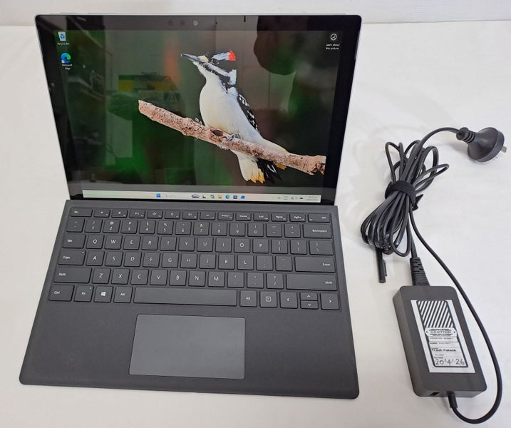 Microsoft Surface Pro 5, 7th Gen i7, 8GB RAM, 256GB SSD, 2K+ LED, Win 11 Pro Carousel 1