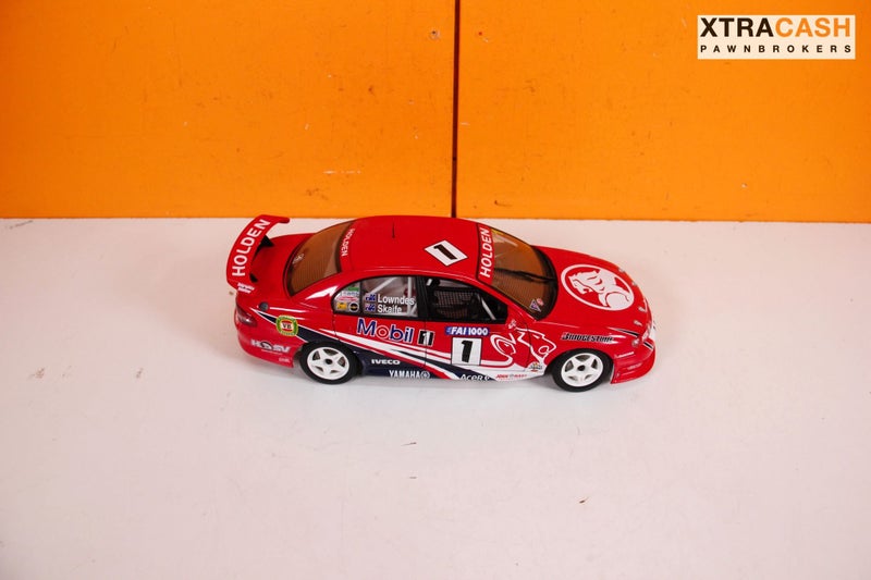 Auto Art - Holden Team Racing Craig Lowndes Mark Skaife 2000 Carousel 2