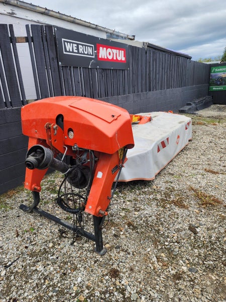 Used 2022 Kuhn GMD 3111 Rear Disc Mower ($12,900 + GST) Carousel 3